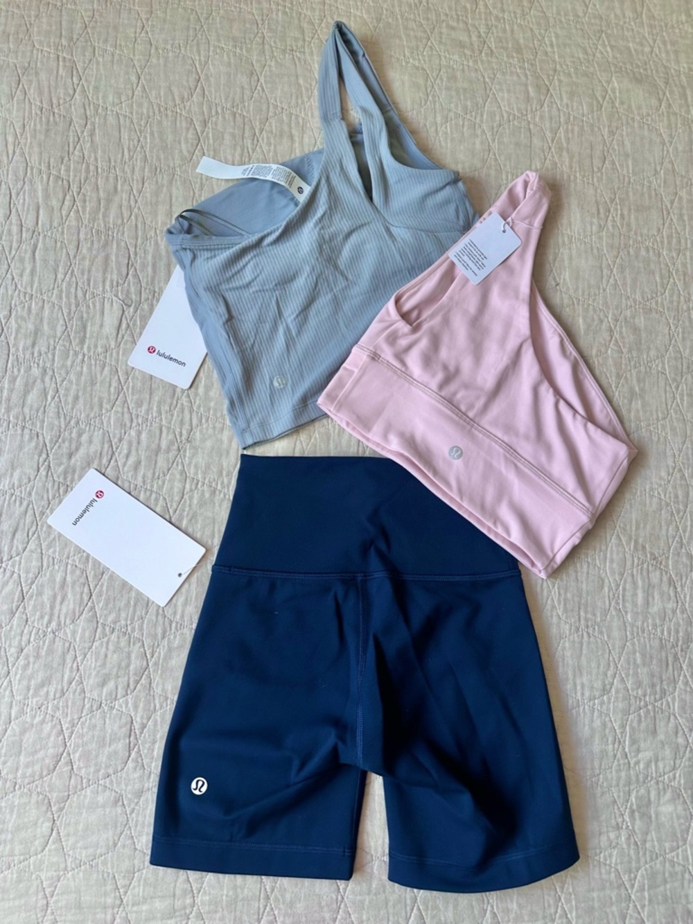 3️⃣nwt lulu sz 2: ribbed Nulu yoga tank, align asymmetrical bra, wundertrain 6”